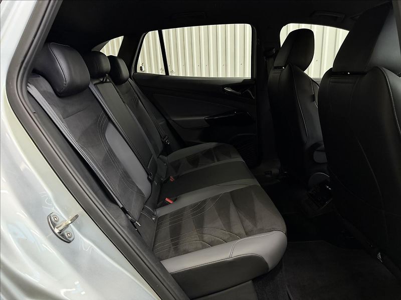 Volkswagen ID.4 ACC MASÁŽE HUD TČ TAŽNÉ 2XALU - fotka 38 z 45