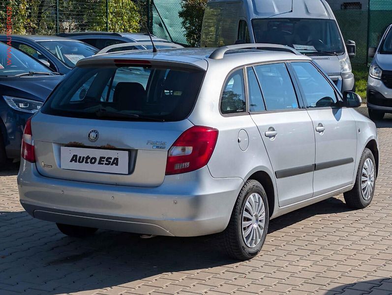 Škoda Fabia (2009) 1.4i, ČR, Elegance - fotka 6 z 18