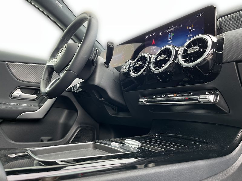 Mercedes-Benz Třídy A A-Třída 180 Progressive Editio - fotka 17 z 20