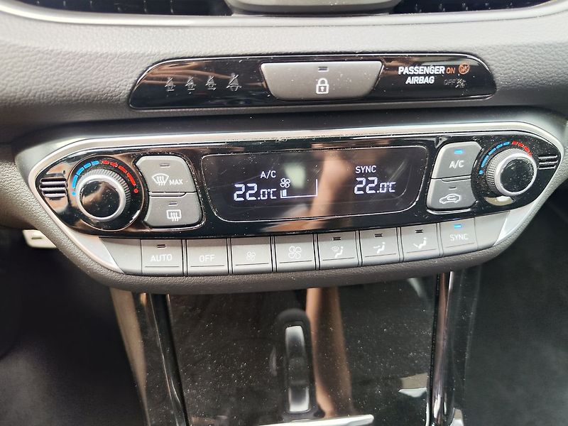 Hyundai i30 1.5  T-GDI/103kW N-Line DCT - fotka 23 z 35