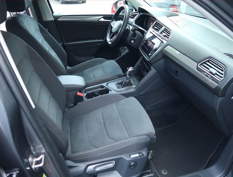 Volkswagen Tiguan Allspace (2022) Elegance 2.0 TDI - fotka 9 z 23