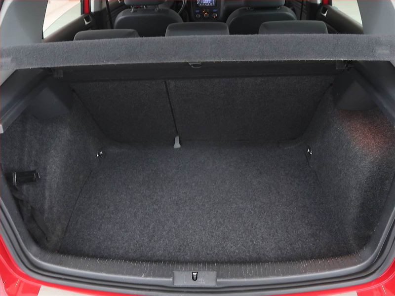 Volkswagen Golf (2008) 1.6 - fotka 12 z 12