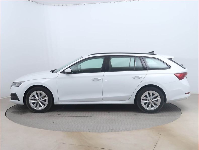 Škoda Octavia (2023) Ambition 2.0 TDI, Automat - fotka 3 z 15