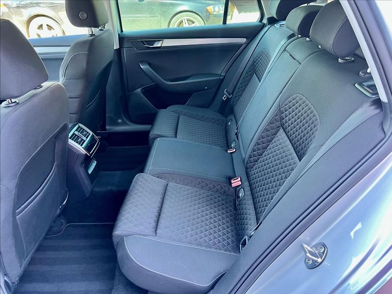 Škoda Superb 2,0 TDI DSG VIRTUAL ACC ZÁRUKA - fotka 12 z 48
