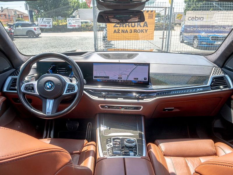BMW X5 (2023) 3.0D 50E – NOVÉ V ČR - fotka 14 z 70