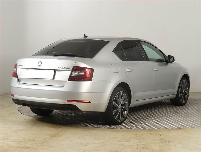 Škoda Octavia (2019) Laurin&Klement 2.0 TDI - fotka 5 z 27