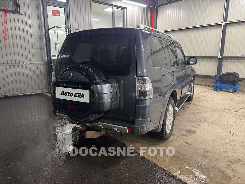 Mitsubishi Pajero (2008) 3.2 DI-D 4x4, AT, kůže - fotka 2 z 3