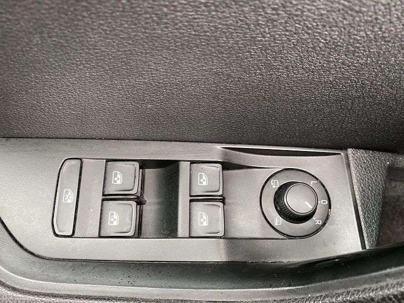 Škoda Superb (2016) Combi 2.0 TDI Ambition - fotka 16 z 31