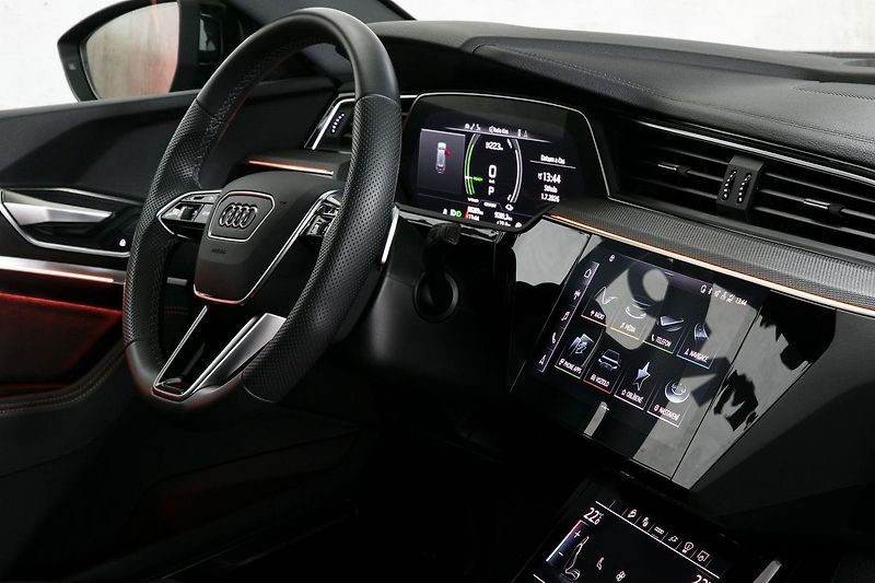 Audi e-tron 55 300kW S-line BlackEdi NV TZ - fotka 20 z 44