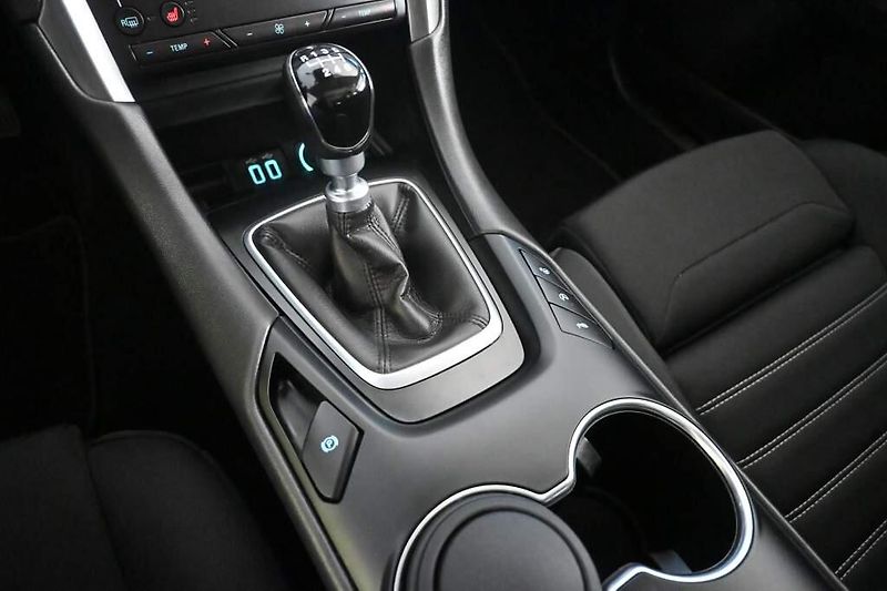 Ford Mondeo (2022) 2.0 LED ACC SONY Tažné TITANIU - fotka 21 z 43
