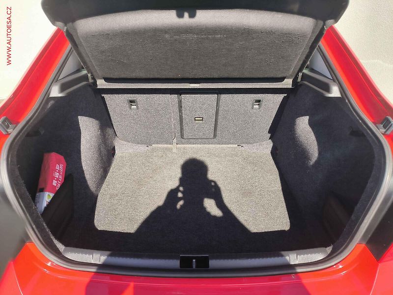 Škoda Rapid (2015) 1.2 TSI, ČR, Elegance, autoAC - fotka 7 z 16