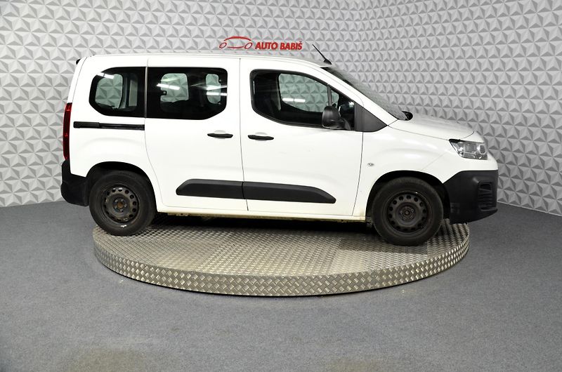Citroën Berlingo (2022) 1.5BHDi 100 Live Pack - fotka 4 z 15