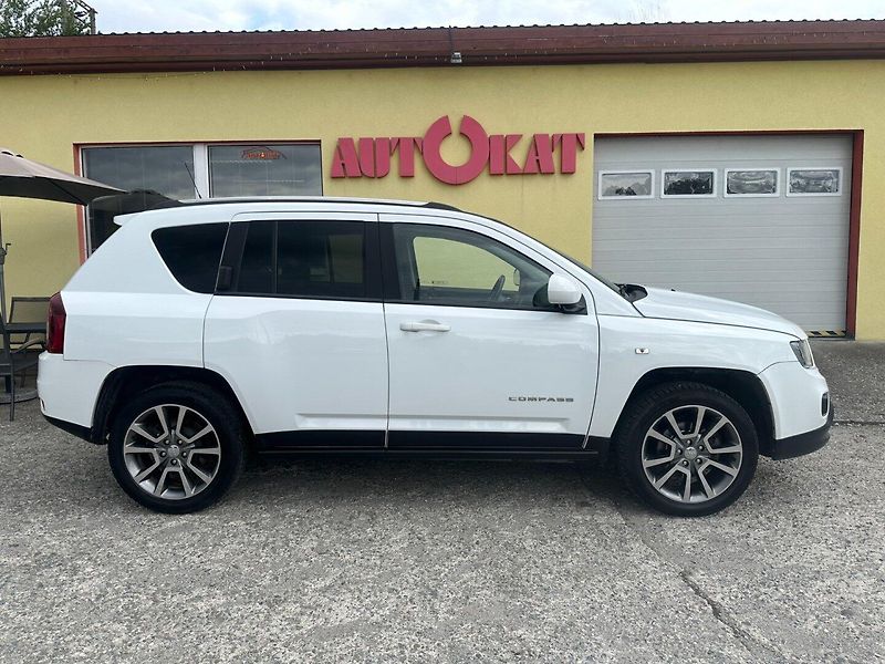Jeep Compass (2014) 2.2CRDi NAVI/VÝHŘEV/1 MAJ - fotka 2 z 32