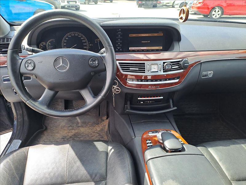 Mercedes-Benz Třídy S 320 CDI 4MATIC AUTOMAT - fotka 12 z 17