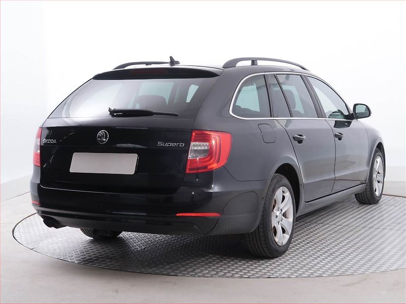 Škoda Superb (2014) Ambition 2.0 TDI, Serv.kniha - fotka 4 z 20