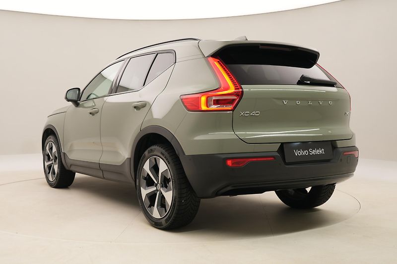 Volvo XC40 B4 DARK ULTRA AUT CZ - fotka 11 z 59
