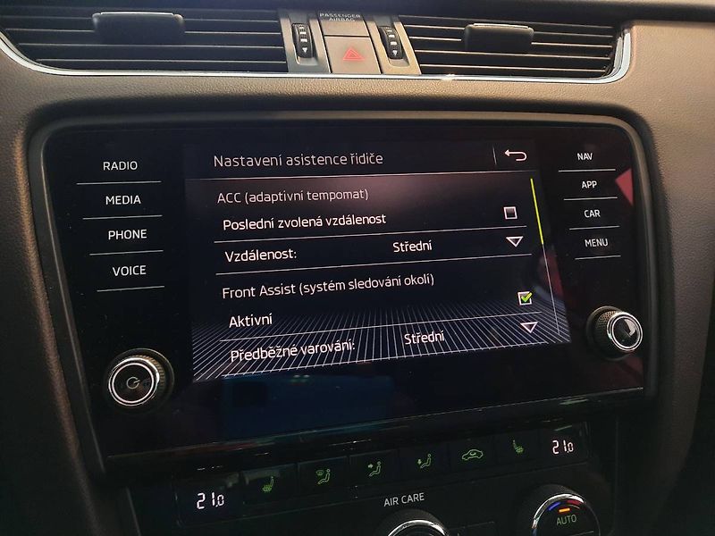 Škoda Octavia (2017) Laurin&Klement 2.0 TDI 4x4 (13 - fotka 19 z 26