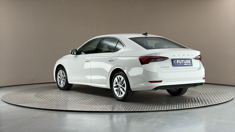 Škoda Octavia 2.0 TDI Style - fotka 2 z 25