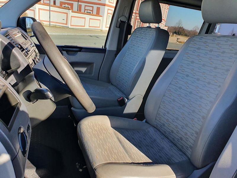 Volkswagen Transporter (2011) 2L 75kw 7míst, splátky  - fotka 12 z 23