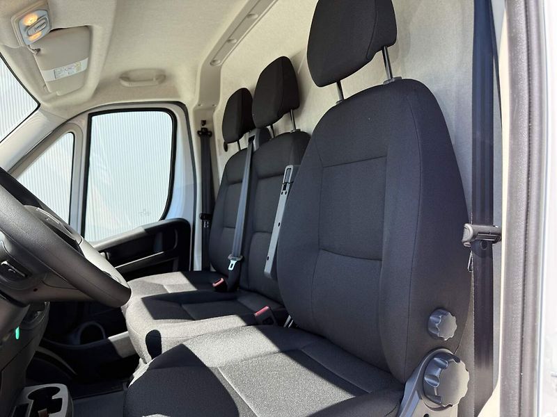Fiat Ducato (2026) Light 2.2 MTJ 120k 6MT van L2H - fotka 14 z 18