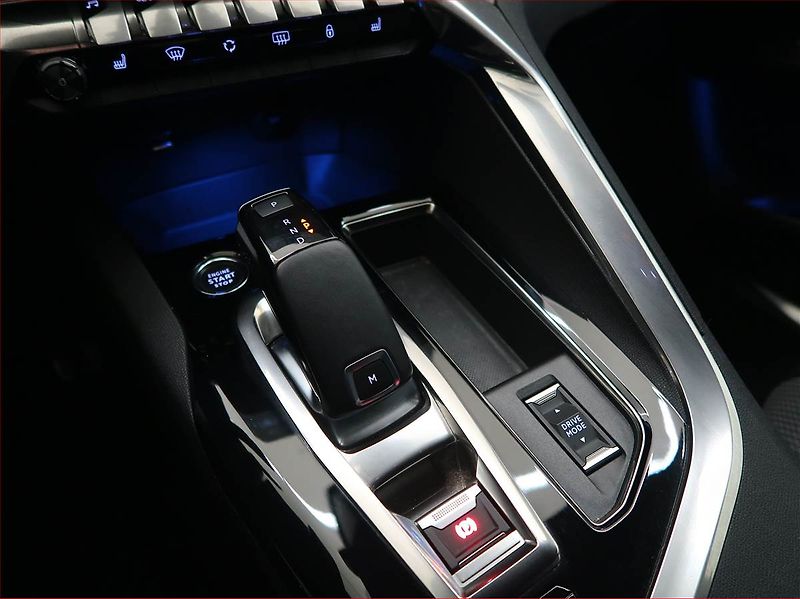 Peugeot 3008 (2022) GT 1.2 PureTech - fotka 13 z 18