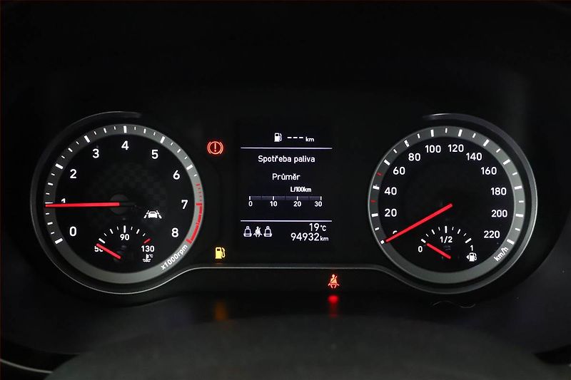 Hyundai i10 (2021) 1.0, ČR,1.maj, Tempomat - fotka 7 z 13