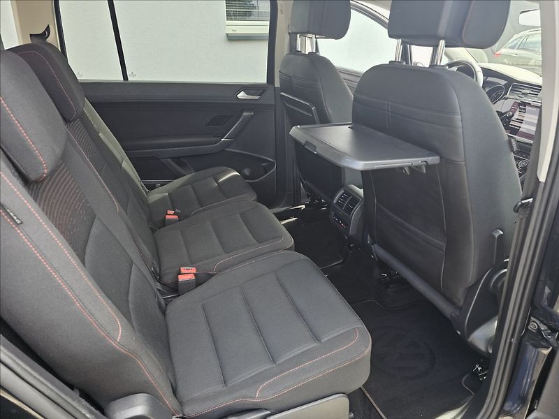 Volkswagen Touran 1,4 Tsi 110KW DSG Sound 7MÍST - fotka 37 z 47