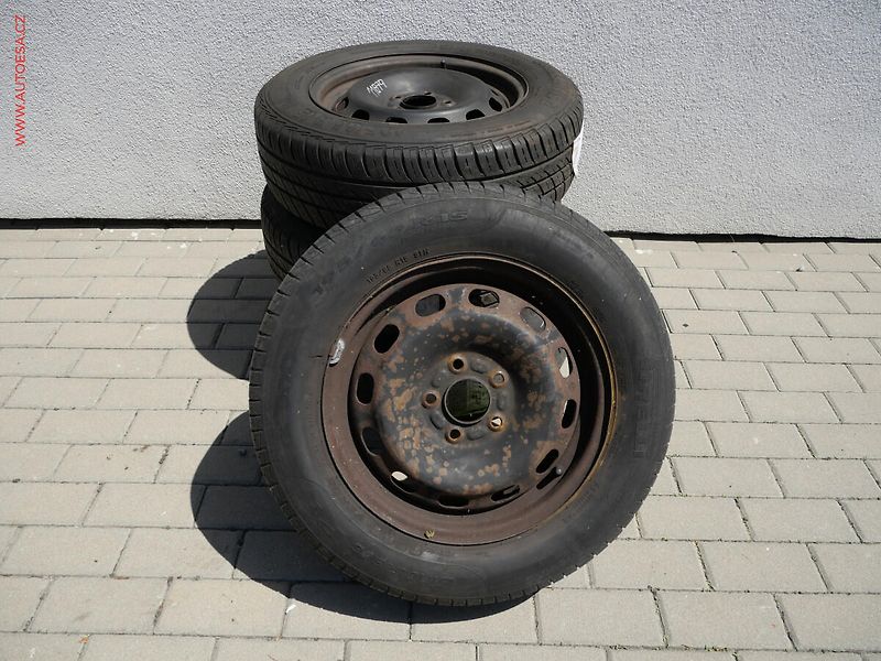 Volvo V50 (2008) 1.6D, AC, výhřev sed - fotka 19 z 19