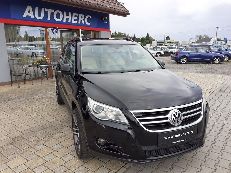 Volkswagen Tiguan (2010) 2.0 TSi R-Line 4x4 - fotka 2 z 34