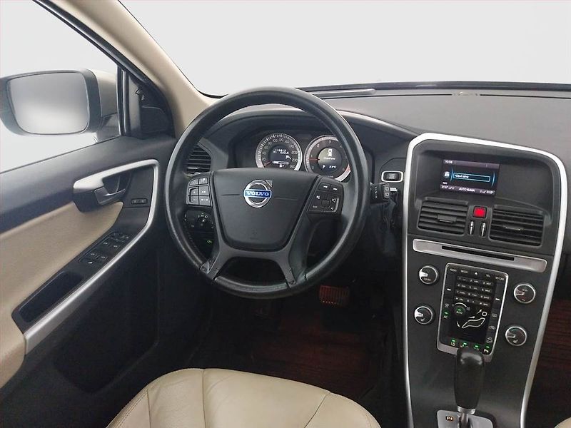 Volvo XC60 (2011) D5, 4X4, Automat, Kůže - fotka 7 z 19