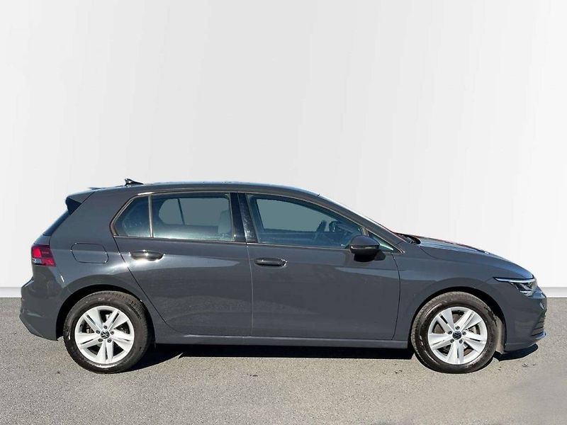 Volkswagen Golf (2023) 1.5 TSI Life - fotka 10 z 20