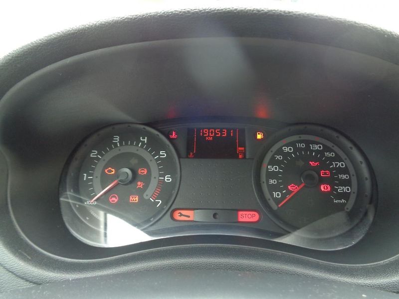 Renault Clio 1,1 - fotka 13 z 13