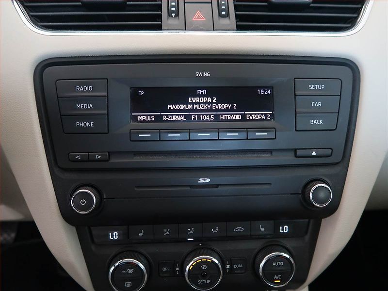 Škoda Octavia (2013) Elegance 1.6 TDI, Tempomat - fotka 13 z 17