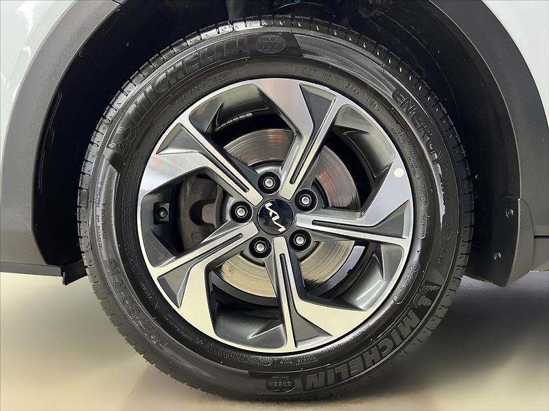 Kia Ceed 1.6 CRDi 100 KW 7DCT EXCLUSIVE - fotka 9 z 24