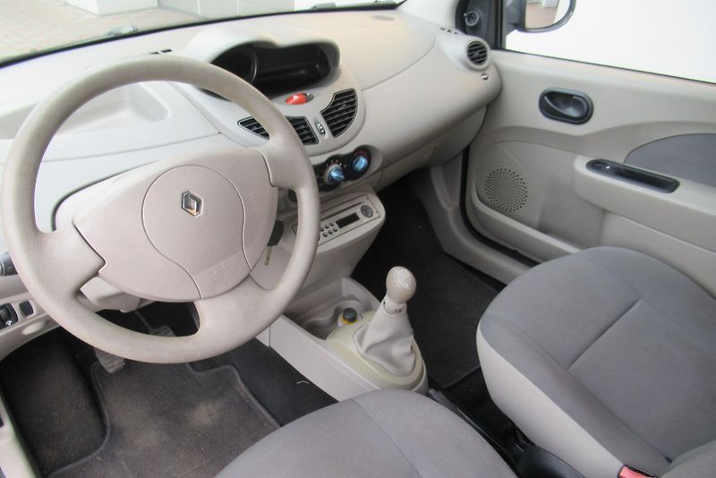 Renault Twingo 1.1i KLIMA SADA KOL - fotka 9 z 18