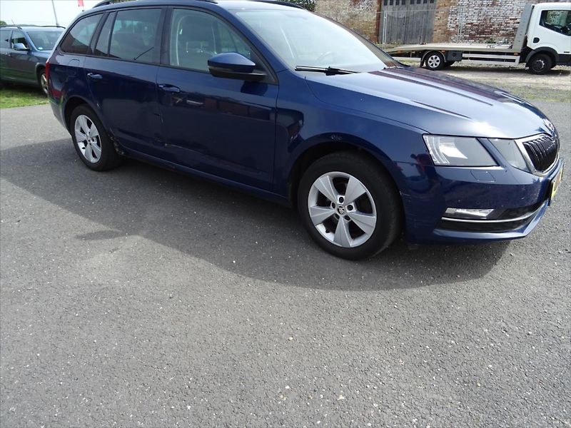 Škoda Octavia 1,5 TSi 110 kW - fotka 12 z 22