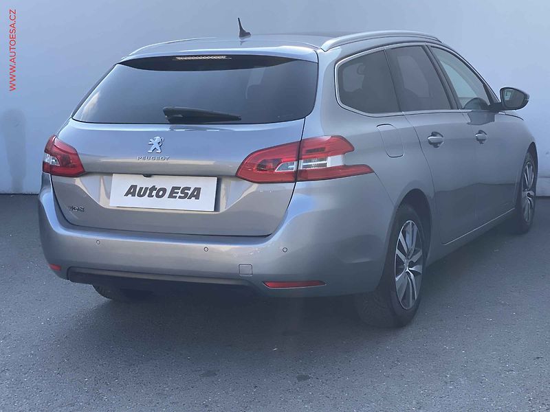 Peugeot 308 (2018) 1.5 HDi, Allure, panor, navi - fotka 4 z 18