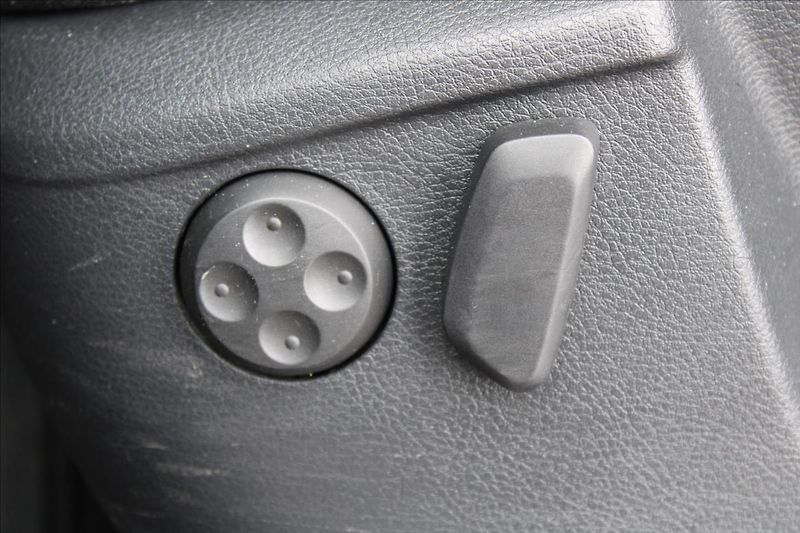 Volkswagen Sharan 2,0 TDI  NAVIGACE,TAŽNÉ - fotka 24 z 33