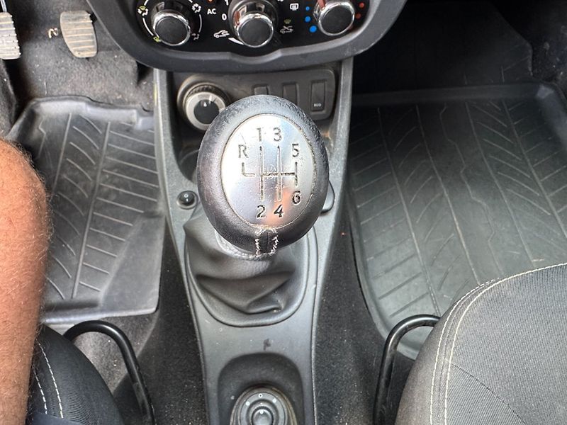 Dacia Duster (2014) 1.6 16V 4x4, odpočet DPH!!! - fotka 22 z 24