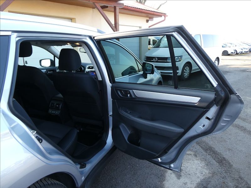 Subaru Outback 2,5 i 129kV 4WD,1.maj,serviska - fotka 26 z 51