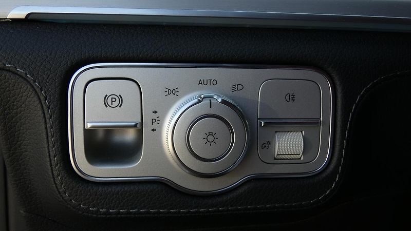 Mercedes-Benz GLE 300d 4Matic - fotka 10 z 26