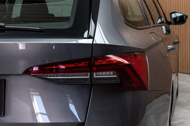 Škoda Octavia 2.0TDI DSG*ACC*MIRROR-LINK*DPH - fotka 28 z 32