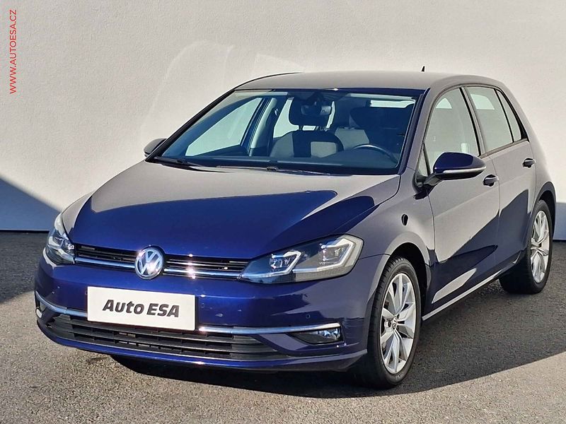 Volkswagen Golf (2019) 1.5TSi, 2.maj,ČR, LED, kamera - fotka 3 z 17