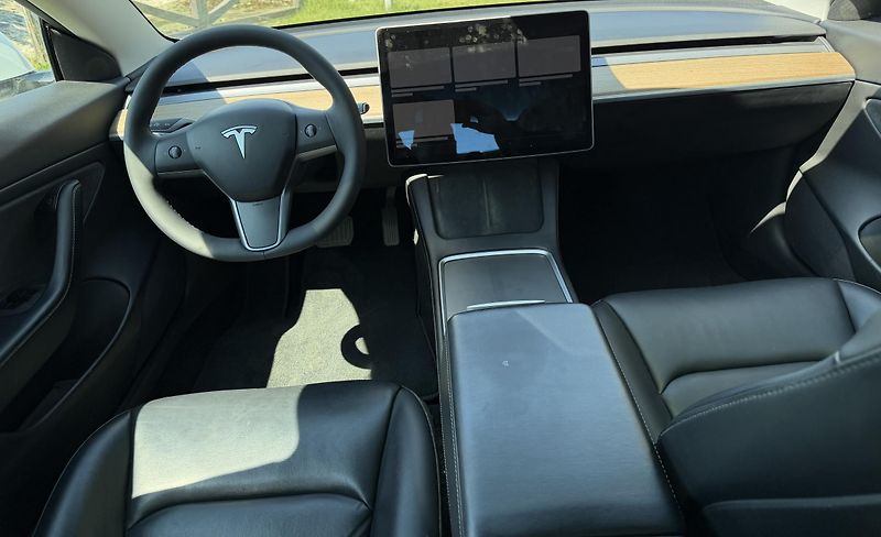 Tesla Model 3 (2021) Dual Long Range - fotka 12 z 17