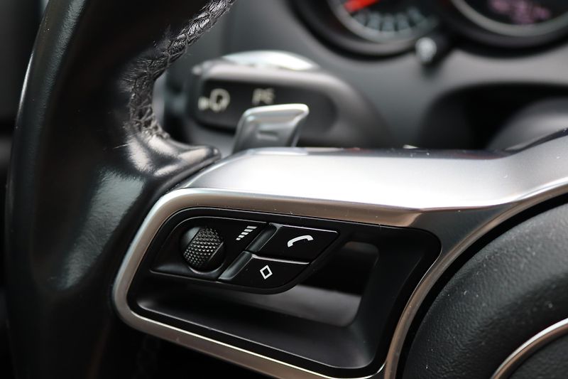 Porsche Cayenne S DIESEL 4.2 V8 283kW 4X4 DPH - fotka 27 z 50