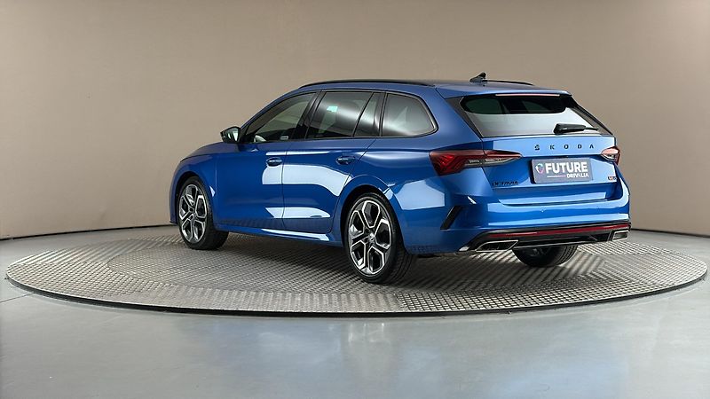 Škoda Octavia 2.0 TDI DSG 4x4 RS Combi - fotka 2 z 26