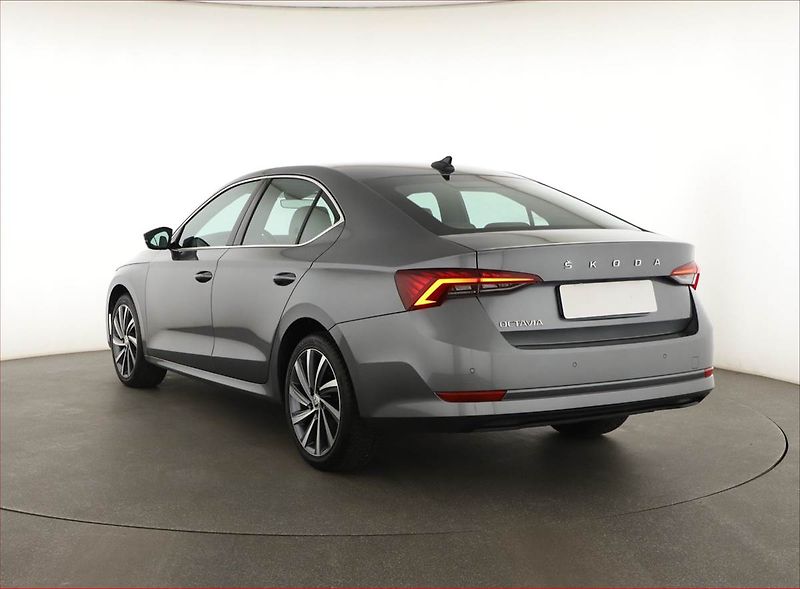 Škoda Octavia (2023) Style 1.5 TSI - fotka 4 z 17