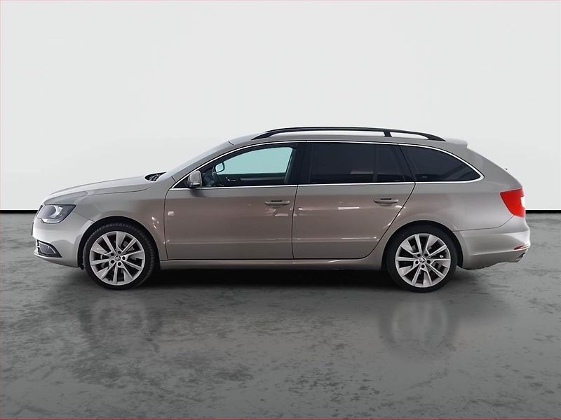 Škoda Superb (2013) Ambition 2.0 TDI, Xenony - fotka 3 z 25
