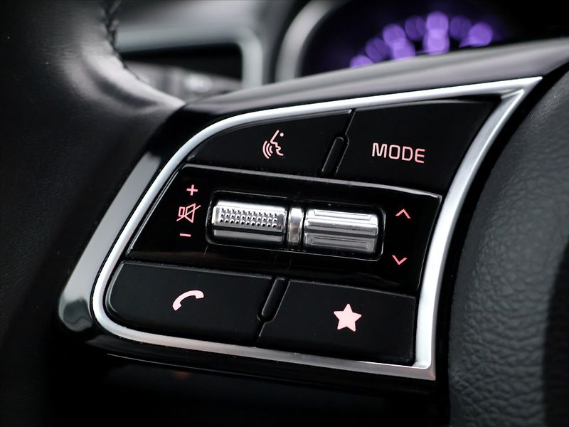 Kia Ceed SW 1,5 T-GDI 117kW GT-Line CZ DPH - fotka 21 z 38