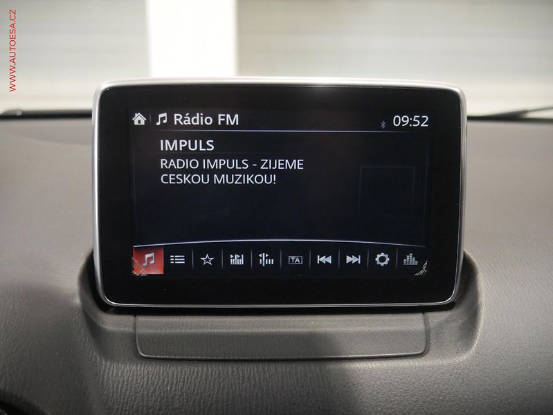 Mazda CX-3 (2016) 1.5D, LED, AC, tempo - fotka 13 z 17